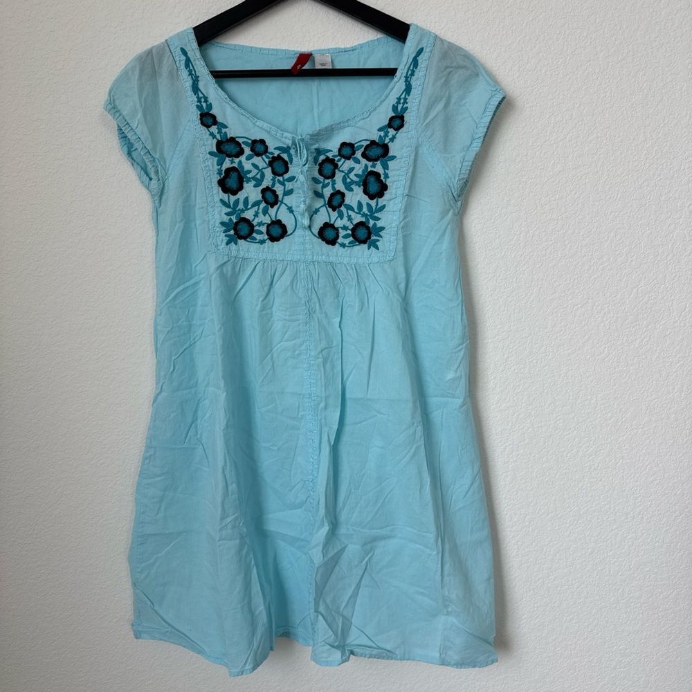 Embroidered Peasant-Style‎ Light Blue Blouse Basic Line by H&M, size 4